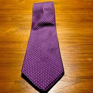 Tommy Hilfiger Tie, purple and white pattern, back navy and white.